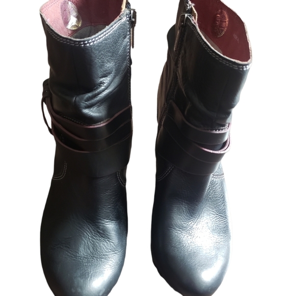 PIKOLINOS Black Ankle Boots with Pink Accents - Picture 7 of 12